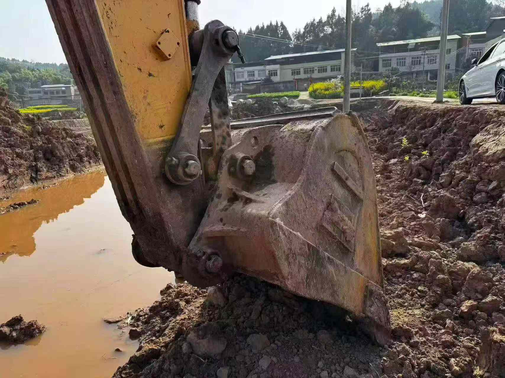 Buy Hyundai R225-7 Used Excavator / 4