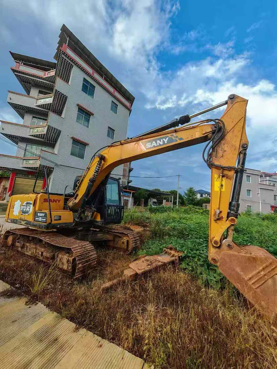 Buy Sany SY135 Used Excavator / 3