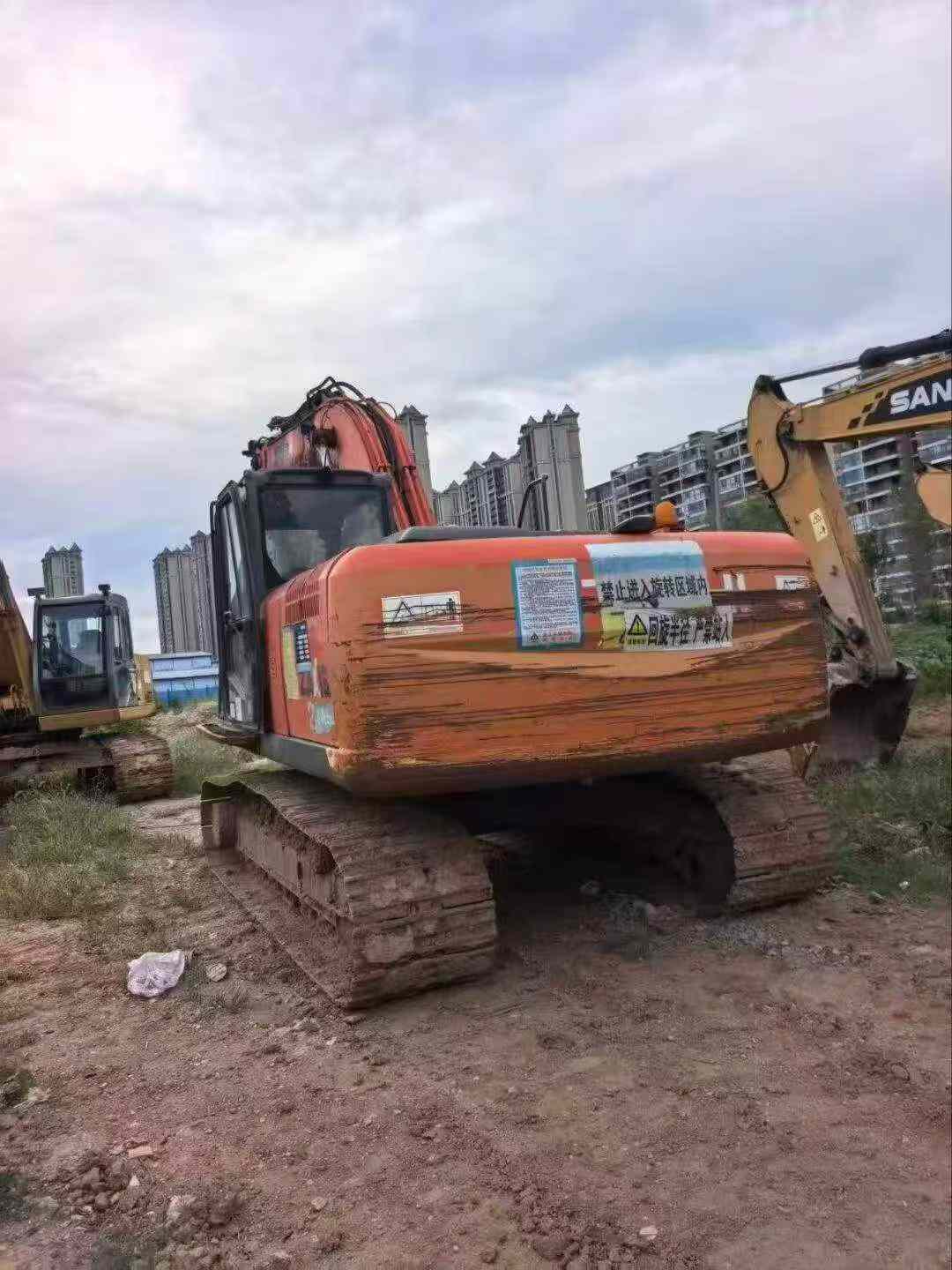 Buy Hitachi EX200 Used Excavator / 4
