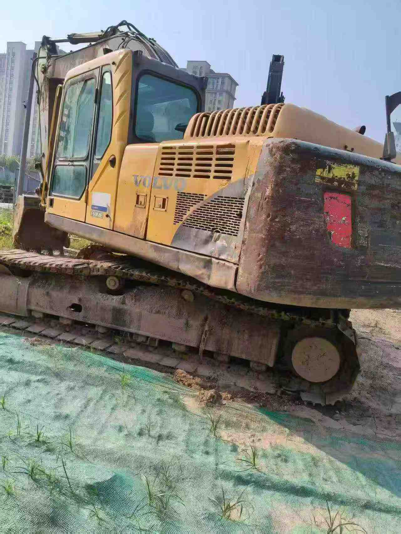 Buy Volvo EC200 Used Excavator / 3