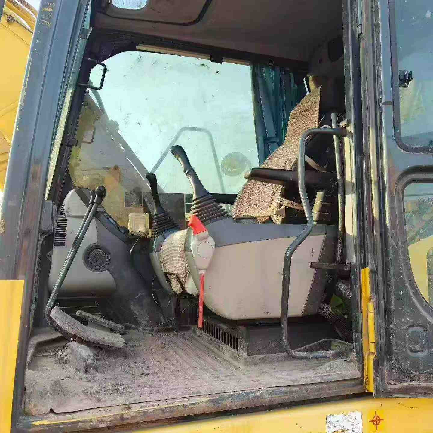 Buy Komatsu PC130 Used Excavator / 8