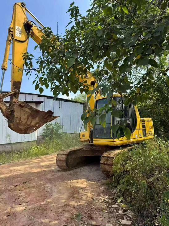 Buy Komatsu PC120-6 Used Excavator / 1