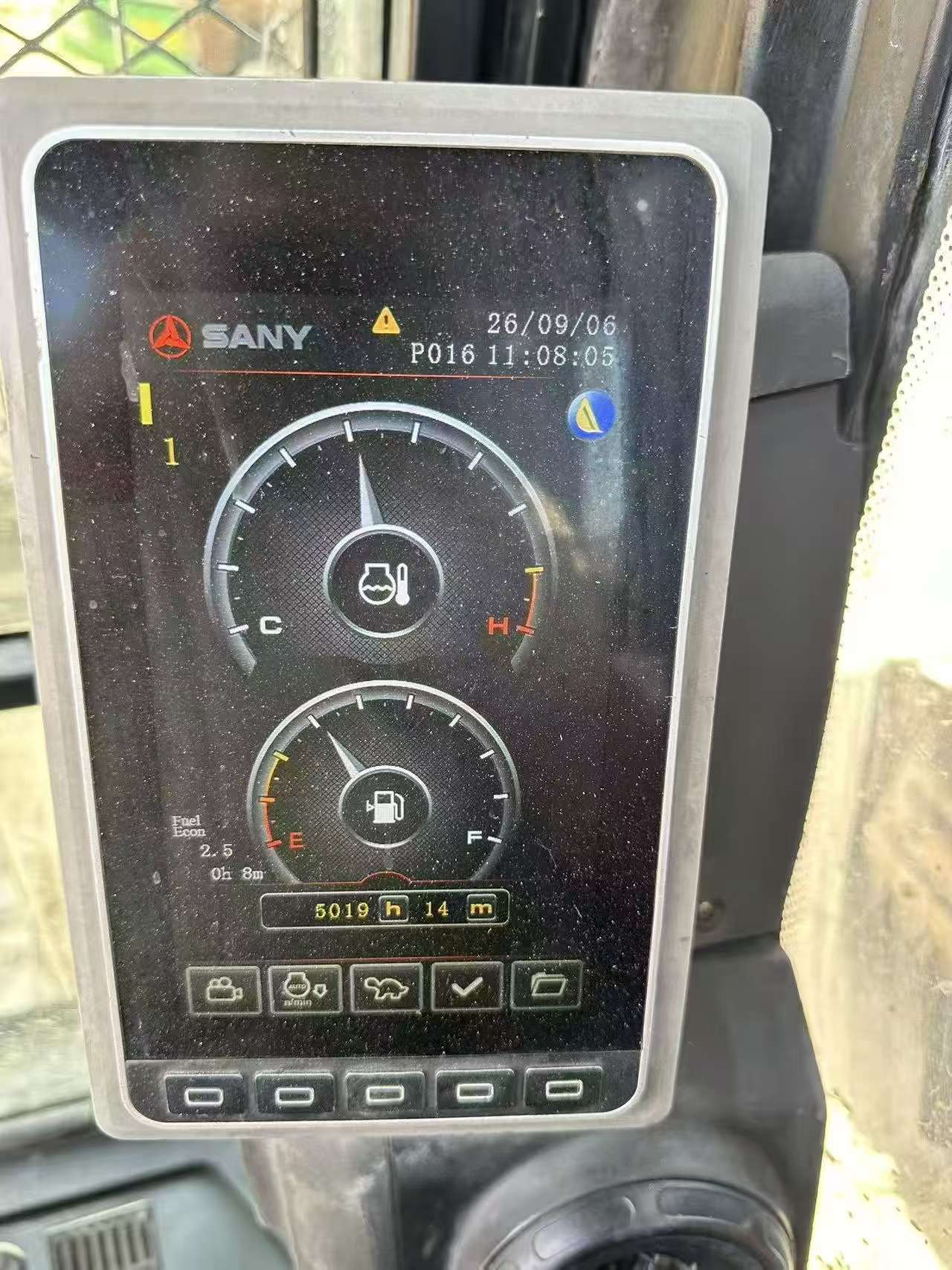 Buy Sany SY550H Used Excavator / 2