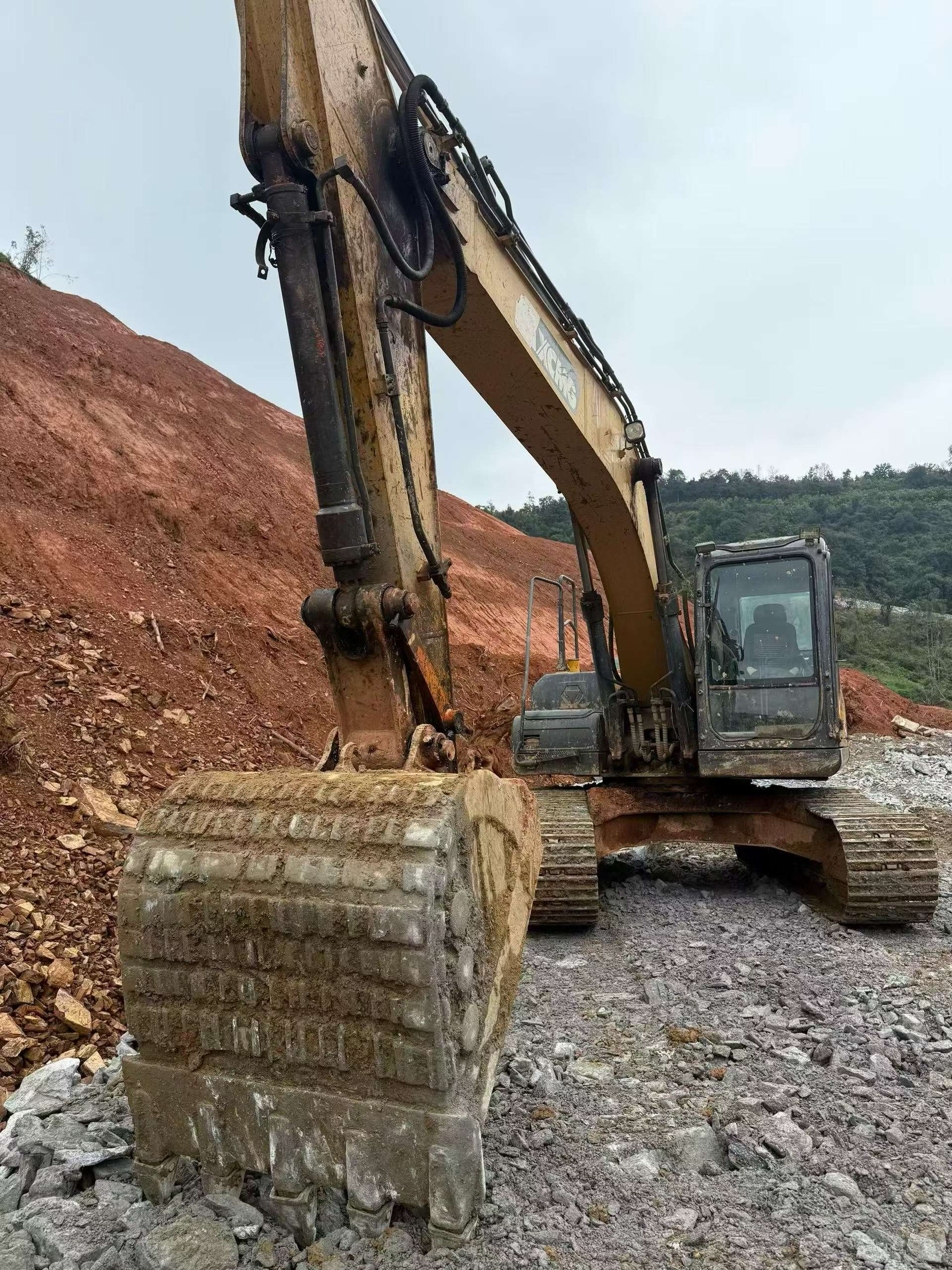 Buy XCMG XE200DA Used Excavator / 2