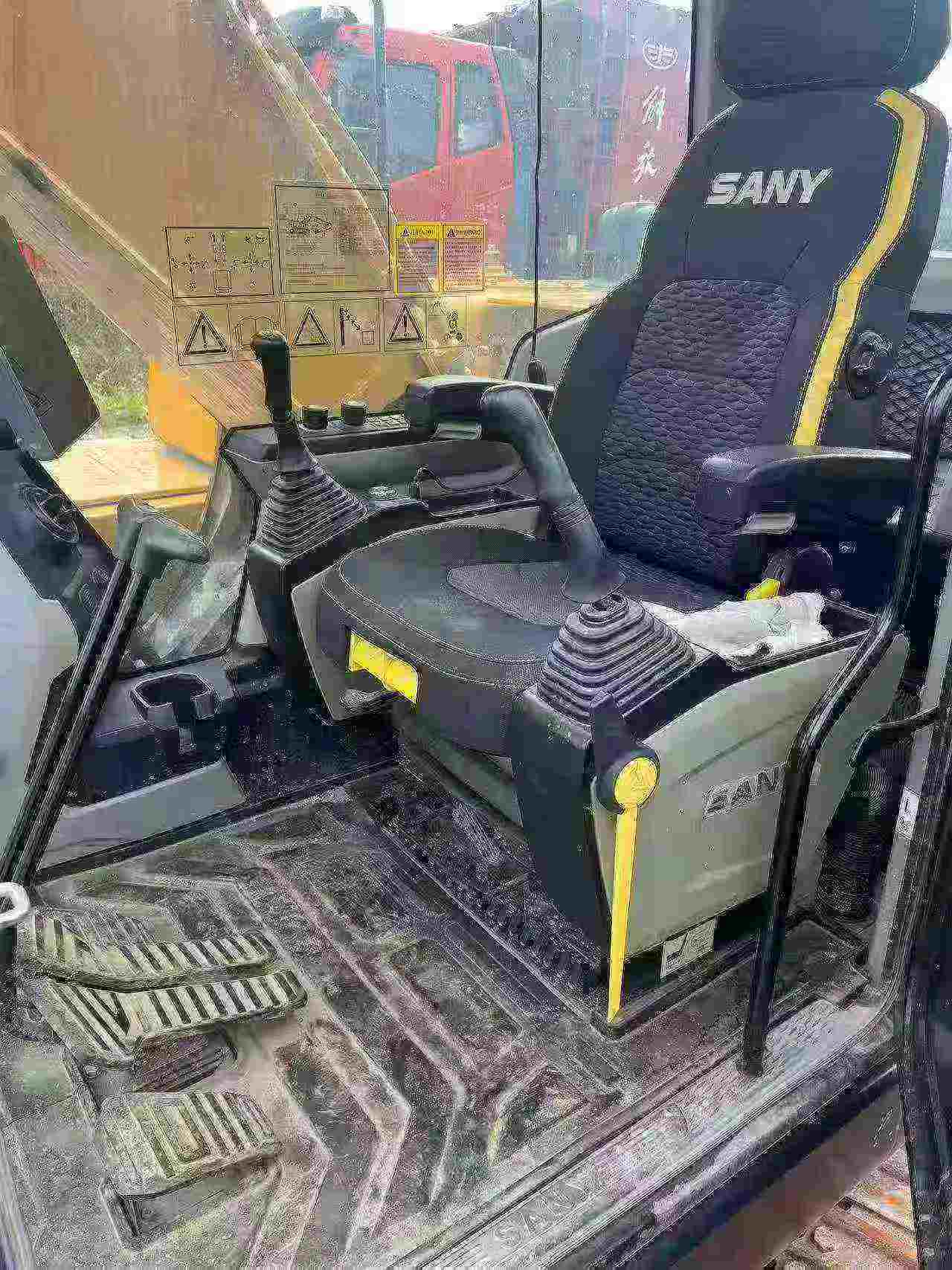 Buy Sany SY215C Used Excavator / 4