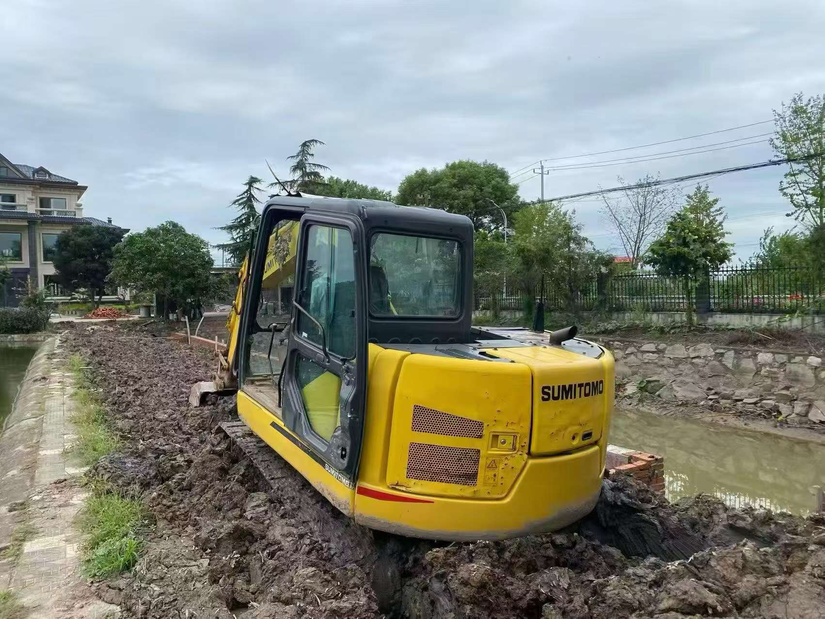 Buy Sumitomo SH80-6 Used Excavator / 3