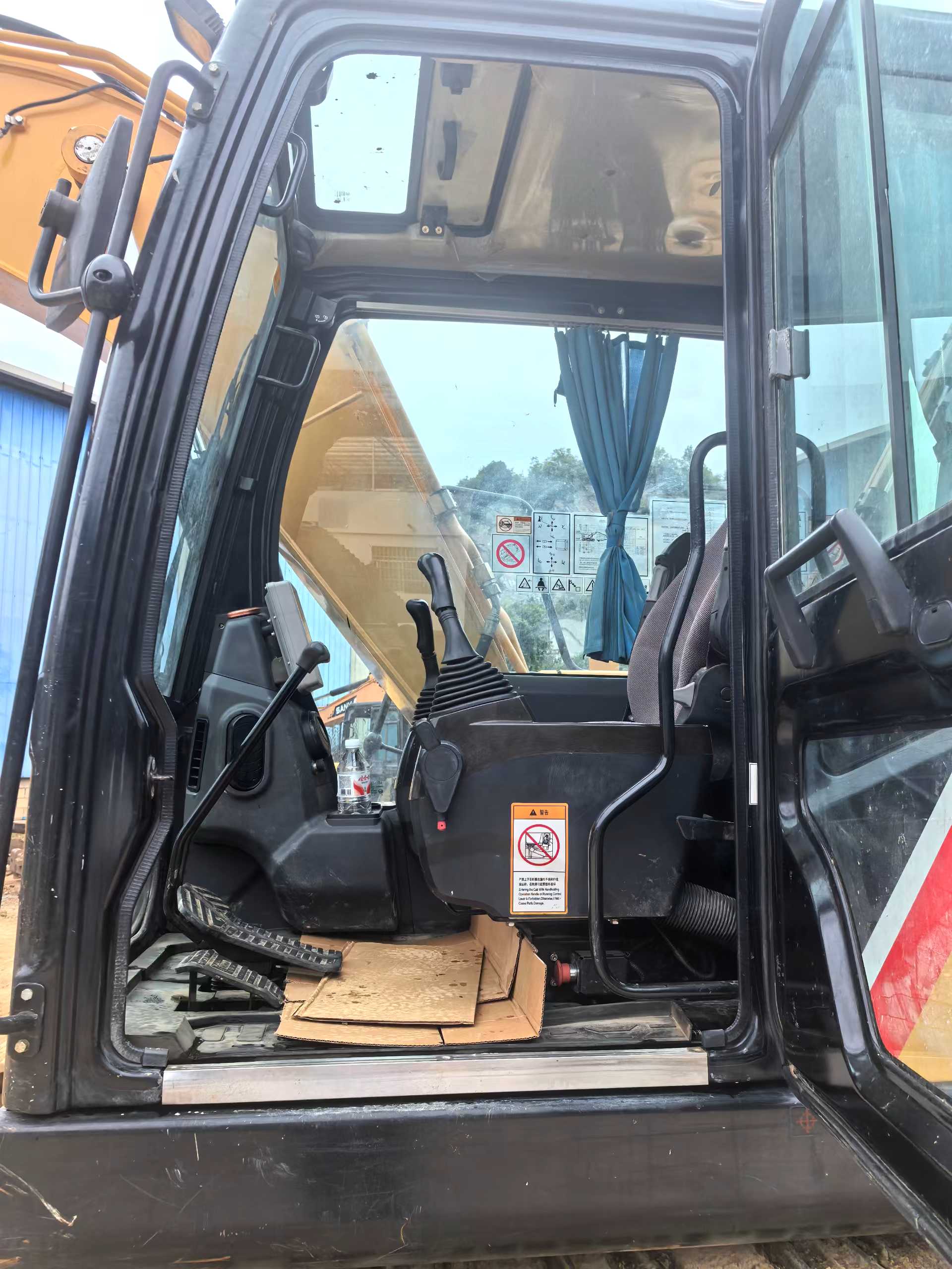 Buy Sany SY135 Used Excavator / 5 Buy Sany SY135 Used Excavator / 5