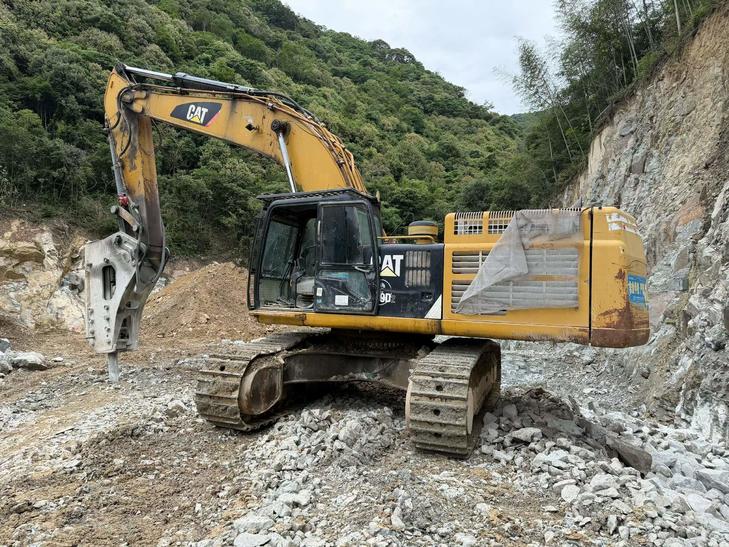 Buy Caterpillar 349E Used Excavator / 1