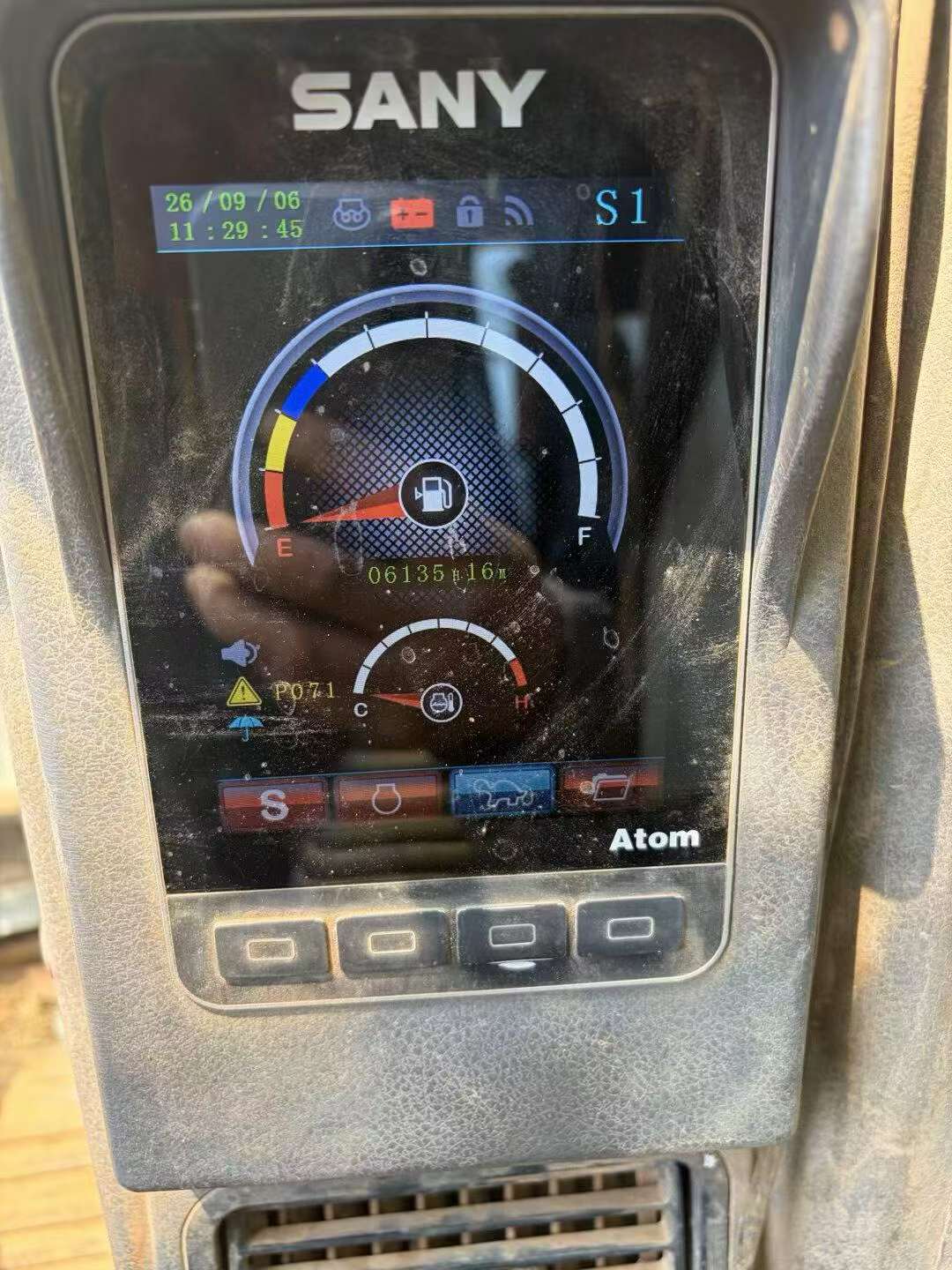 Buy Sany SY75C-8 Used Excavator / 4