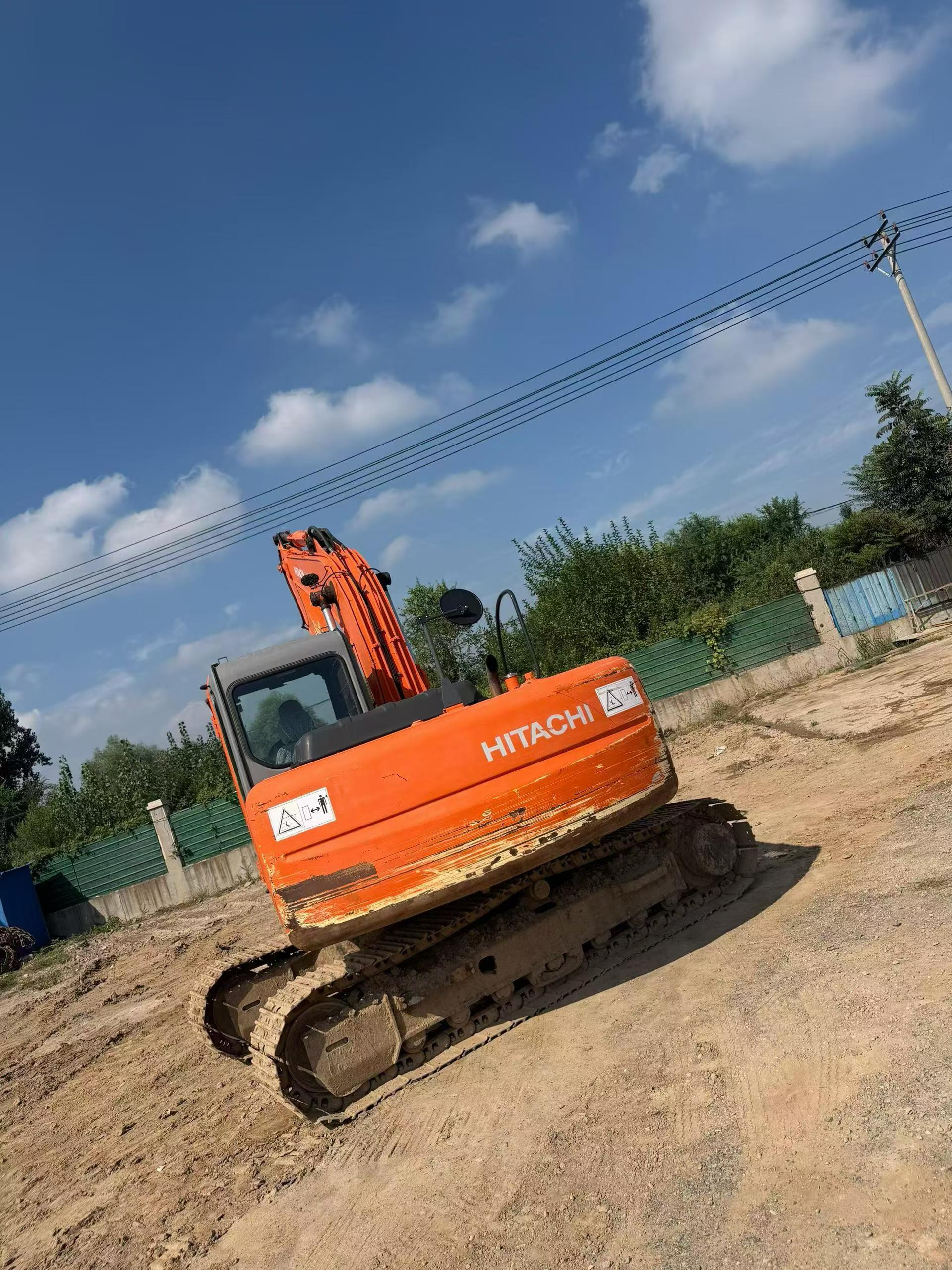 Buy Hitachi EX130H-5 Used Excavator / 4