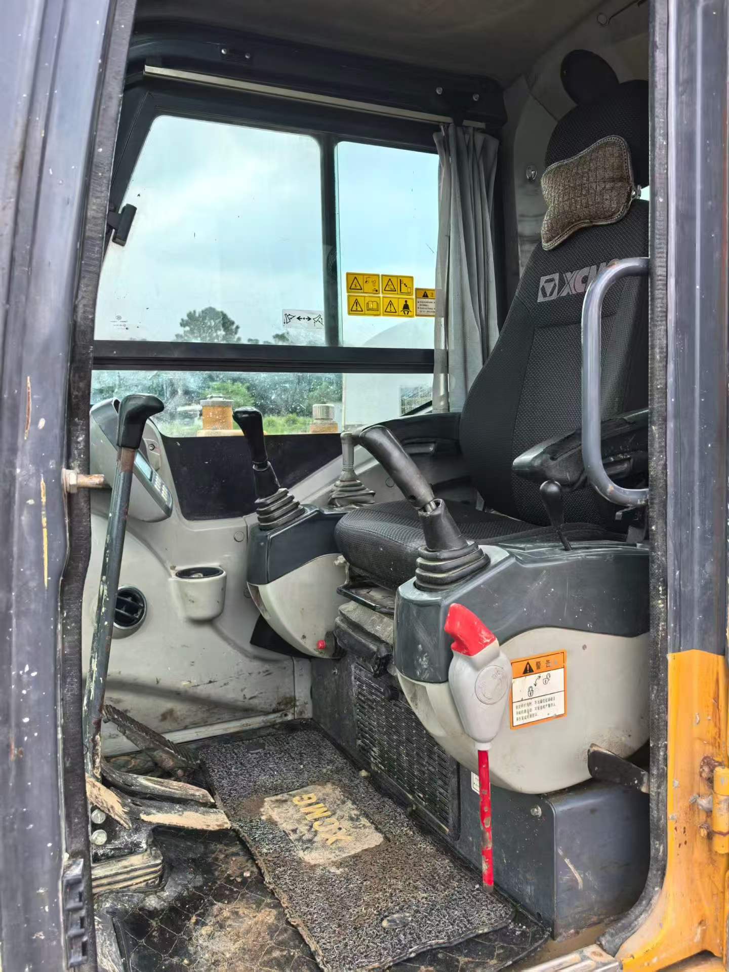 Buy XCMG XE60 Used Excavator / 5