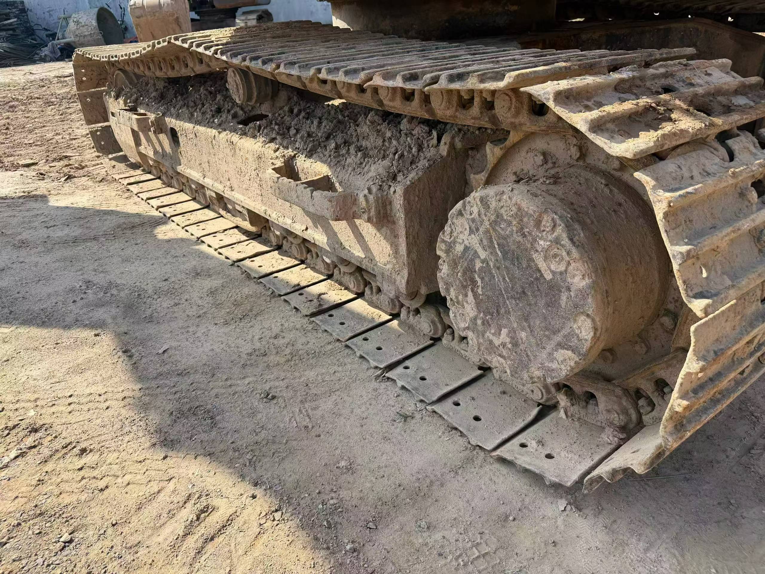 Buy Hitachi EX130H-5 Used Excavator / 5