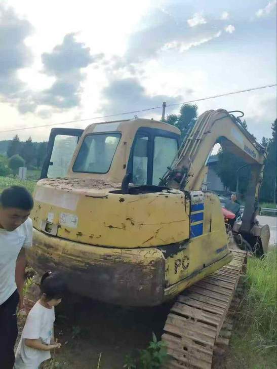 Buy Komatsu PC60 Used Excavator / 1