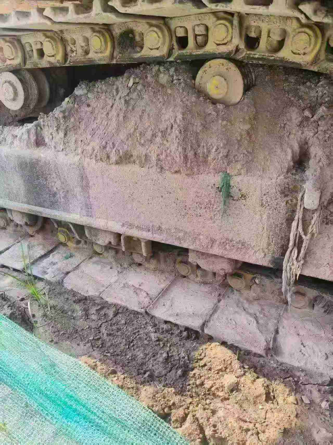 Buy Volvo EC200 Used Excavator / 9