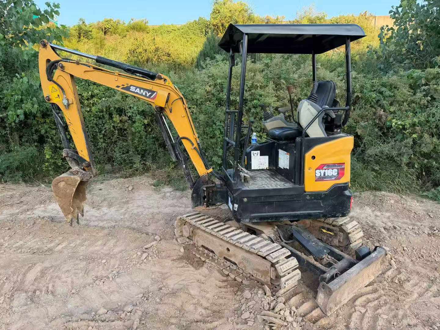 Buy Sany SY16C Used Excavator / 4