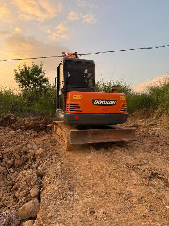 Buy Doosan DH55 Used Excavator / 1