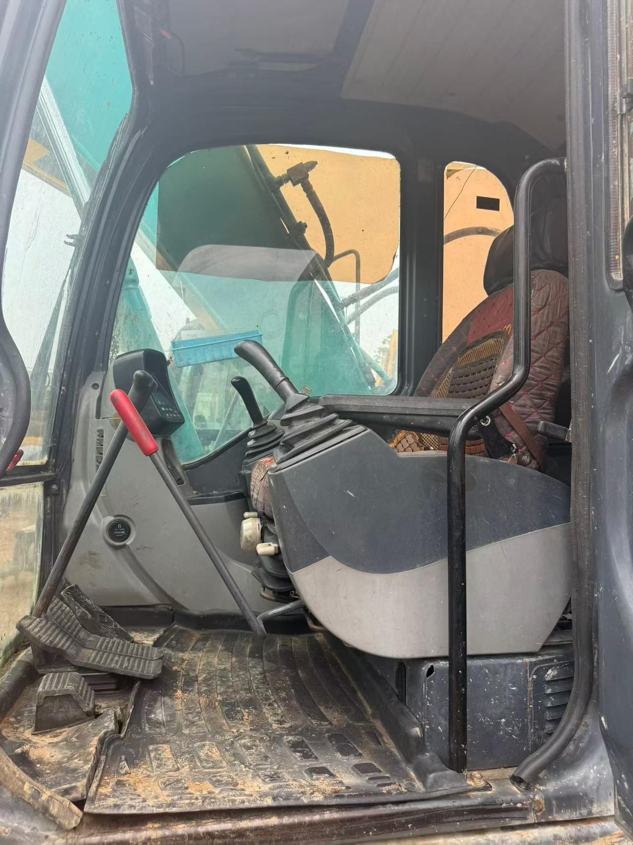 Buy Kobelco SK130 Used Excavator / 3
