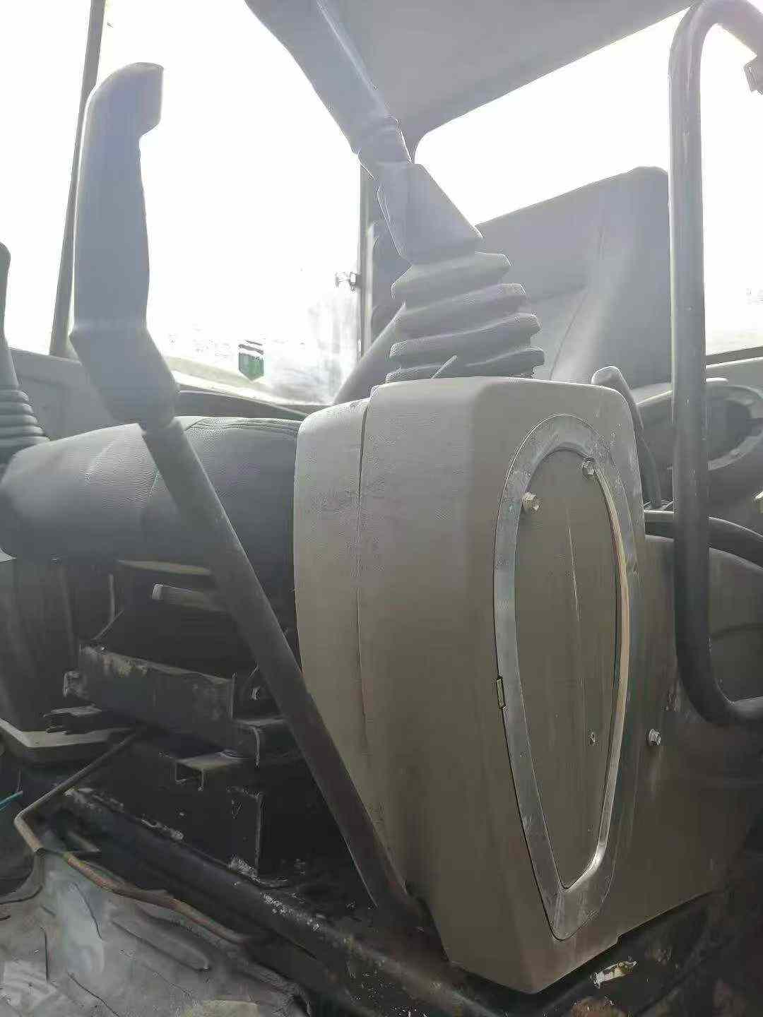Buy Hyundai HX60 Used Excavator / 4