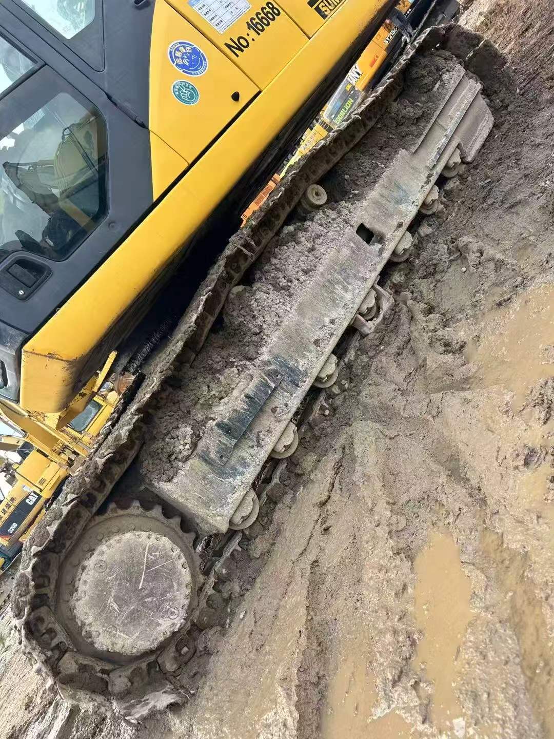 Buy Sumitomo SH200A5 Used Excavator / 4