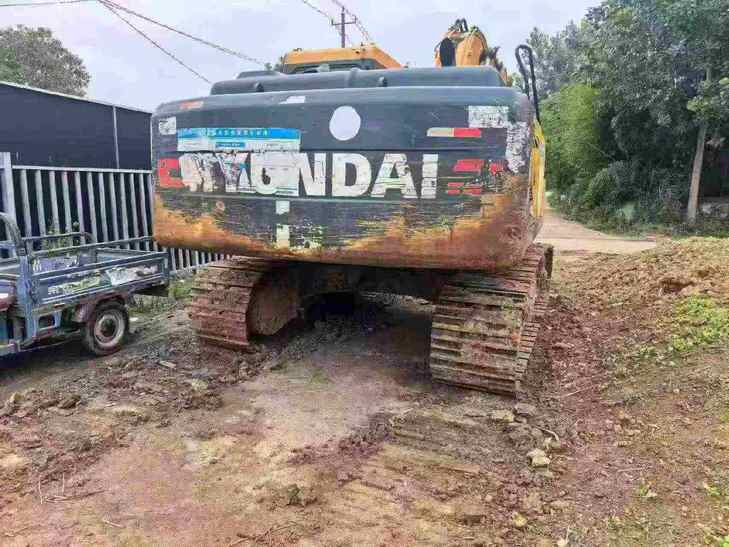 Buy Hyundai R215VS Used Excavator / 1