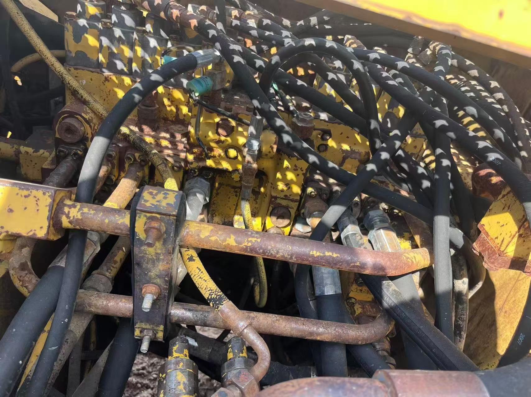 Buy Caterpillar 320V2 Used Excavator / 6