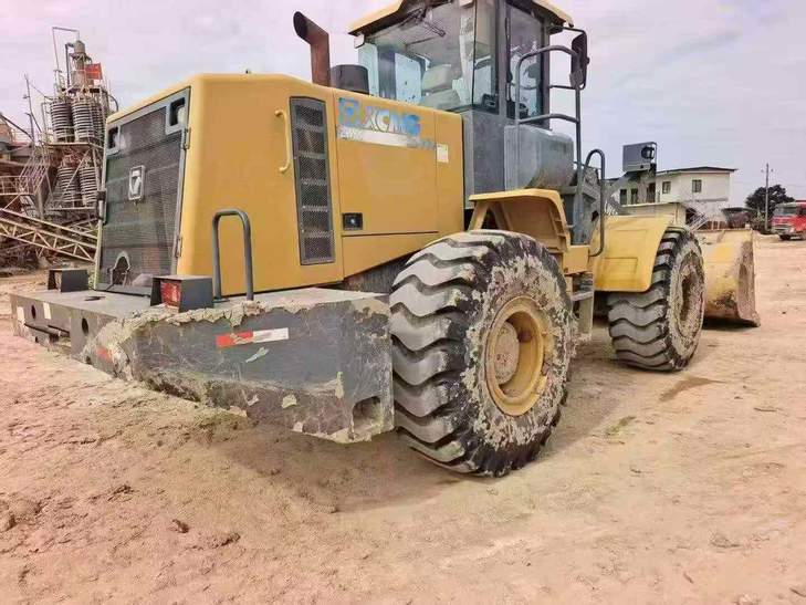Buy XCMG XE550DK Used Excavator / 1