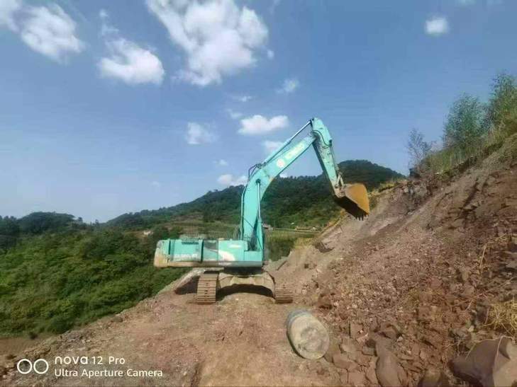Buy Kobelco SK330 Used Excavator / 1