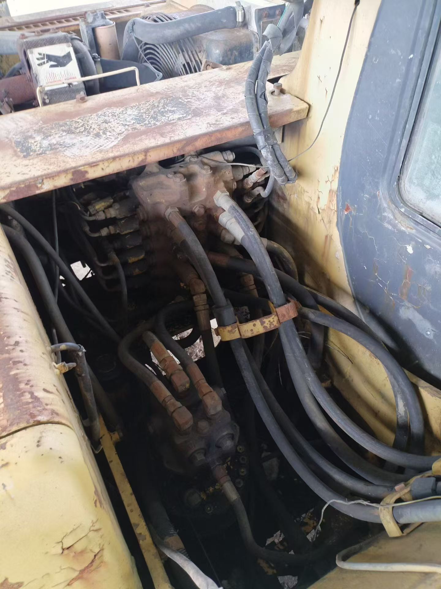 Buy Komatsu PC100 Used Excavator / 3