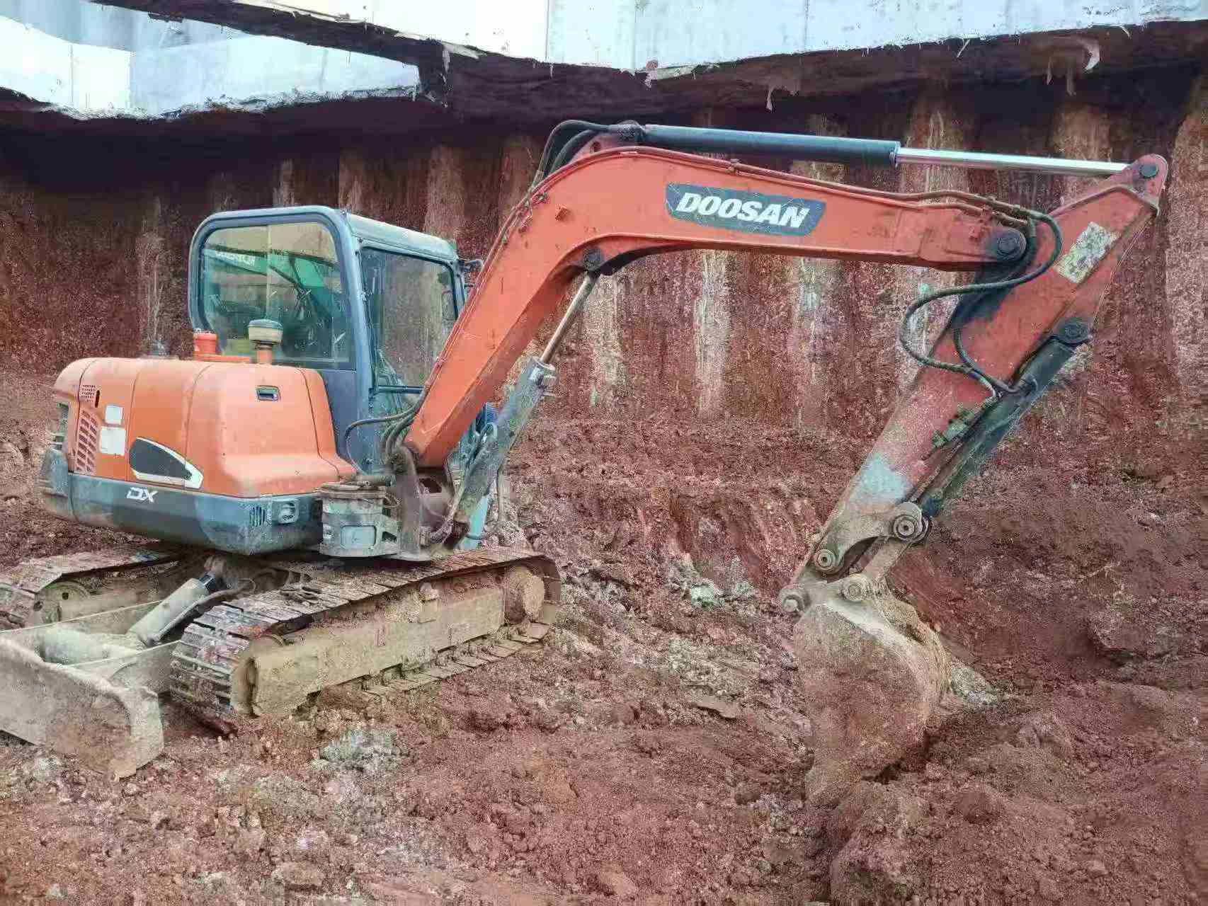 Buy Doosan DH55 Used Excavator / 2