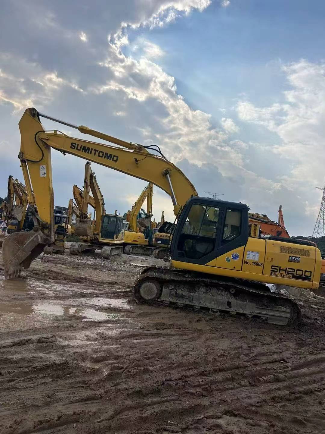 Buy Sumitomo SH200A5 Used Excavator / 2