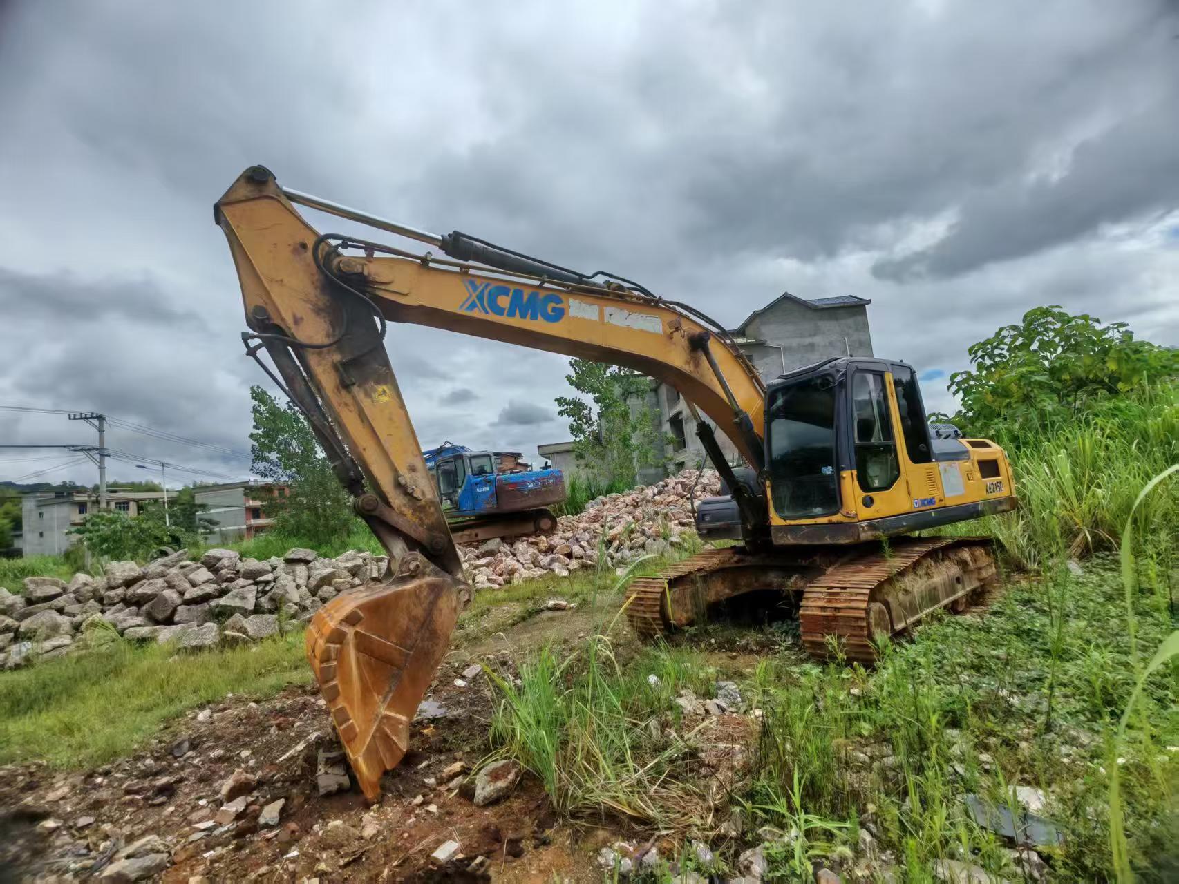 Buy XCMG XE215 Used Excavator / 9