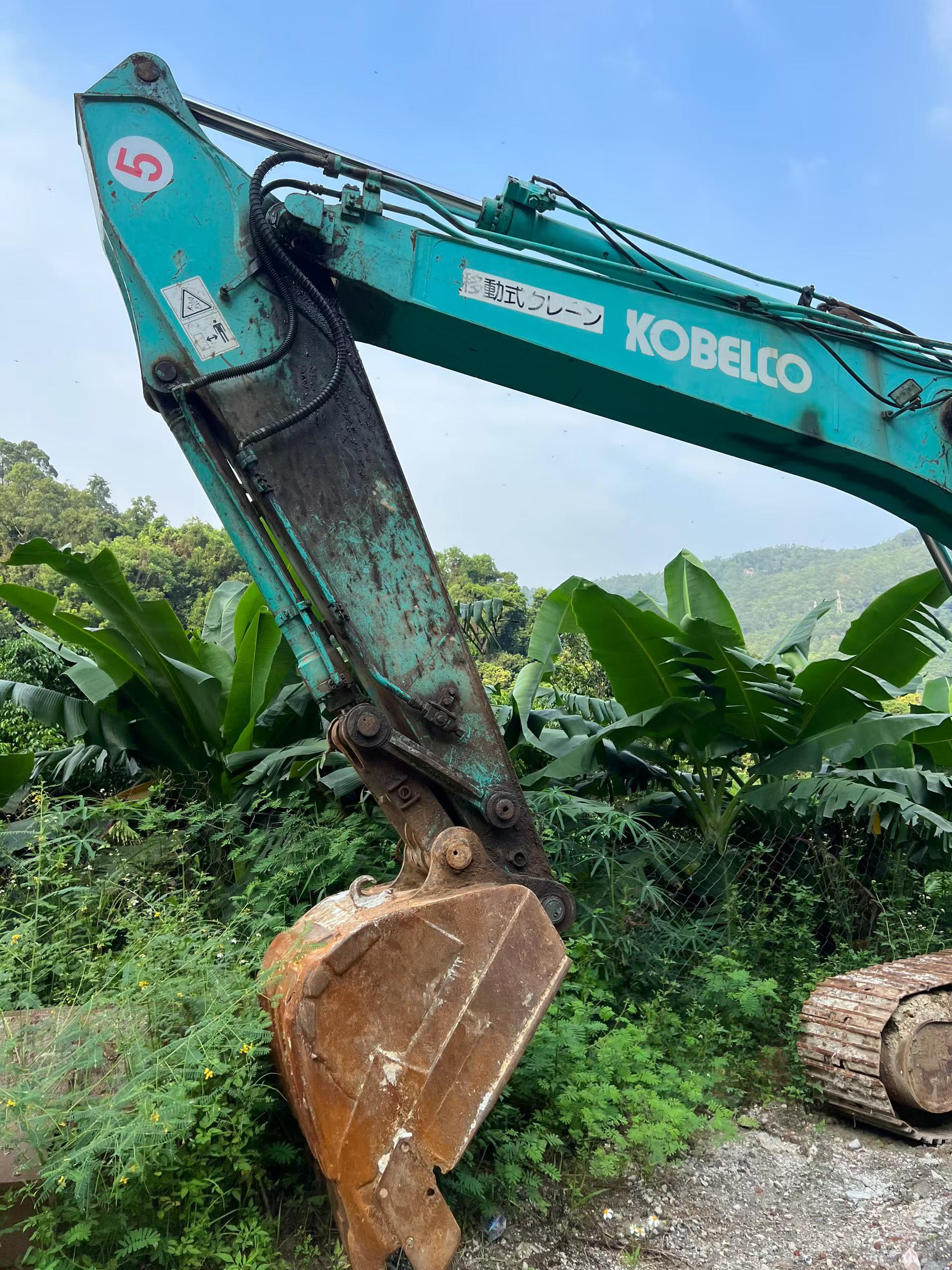 Buy Kobelco SK200-2 Used Excavator / 2