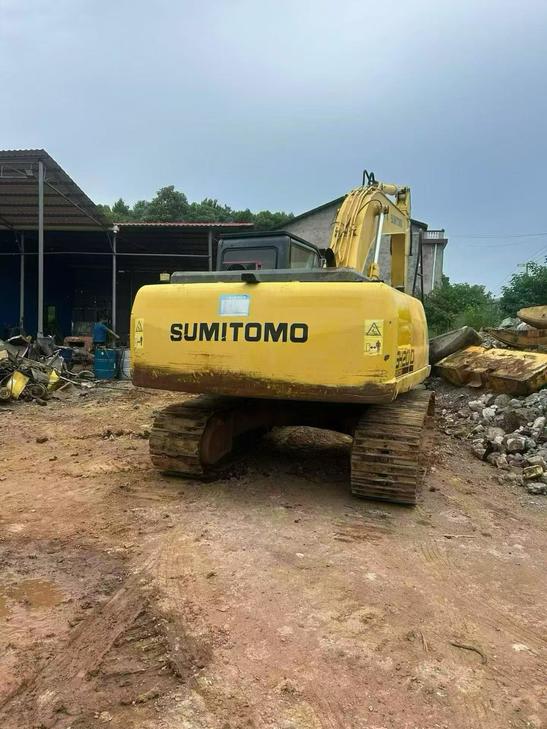 Buy Sumitomo SH200 Used Excavator / 1