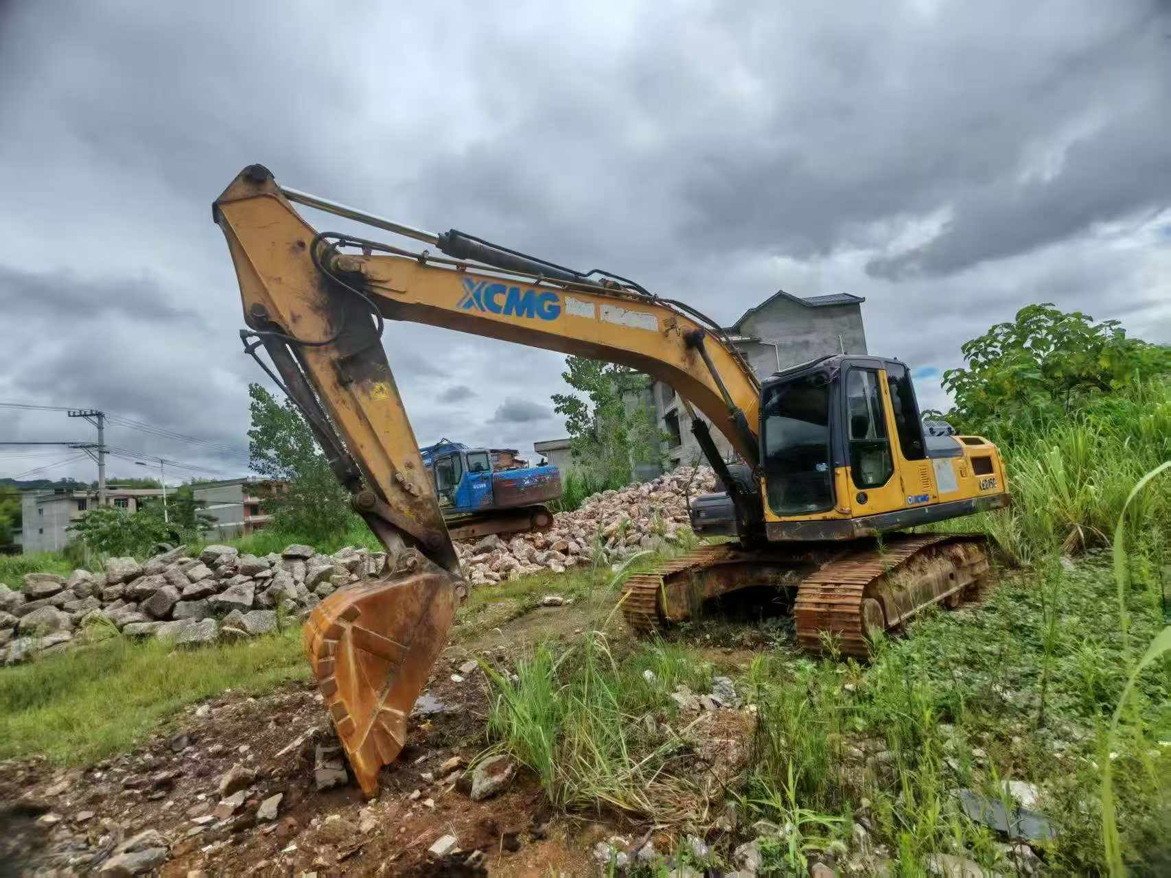 Buy XCMG XE215 Used Excavator / 9