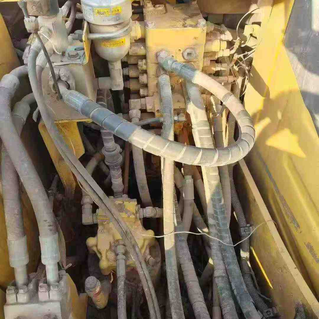 Buy Komatsu PC130 Used Excavator / 6