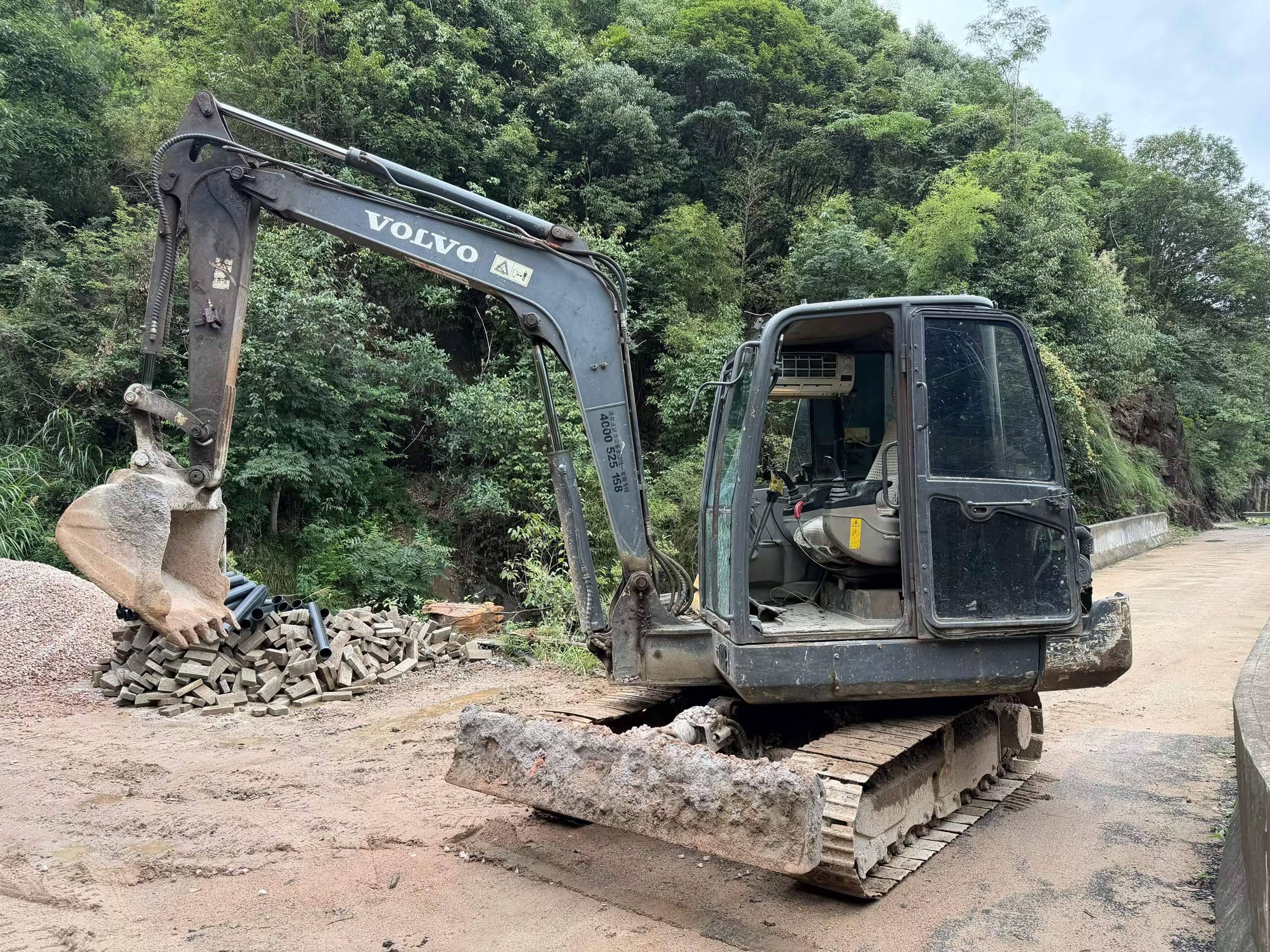 Buy Volvo EC60 Used Excavator / 1