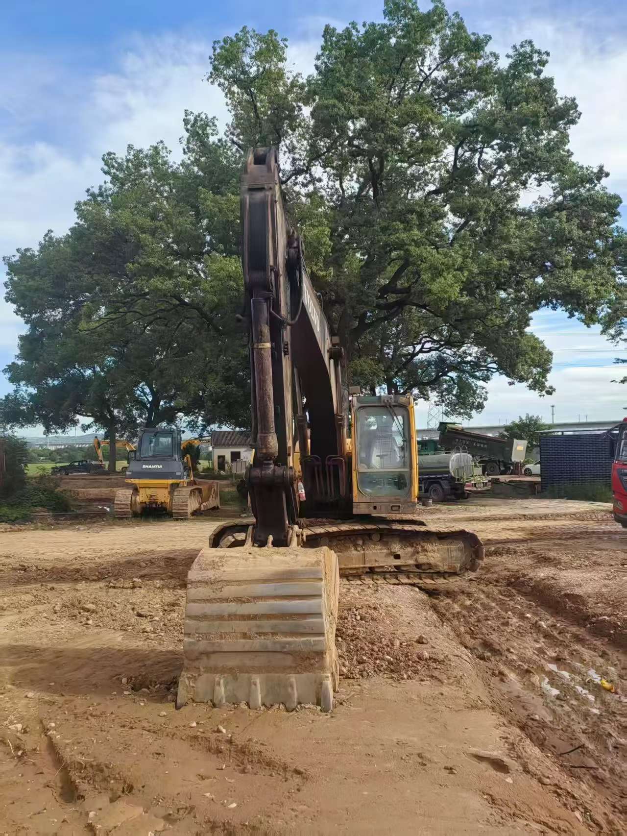 Buy Volvo EC210B Used Excavator / 8