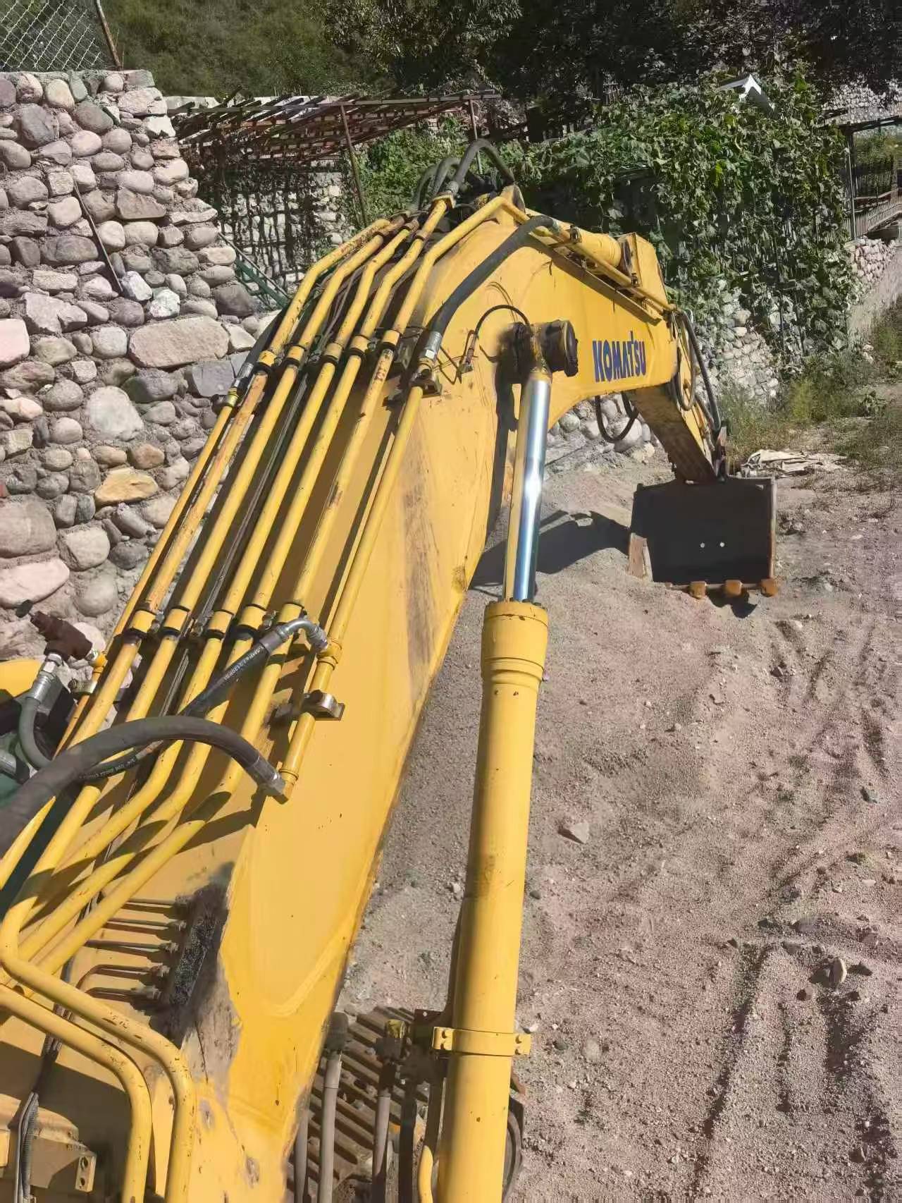 Buy Komatsu PC300-7 Used Excavator / 5