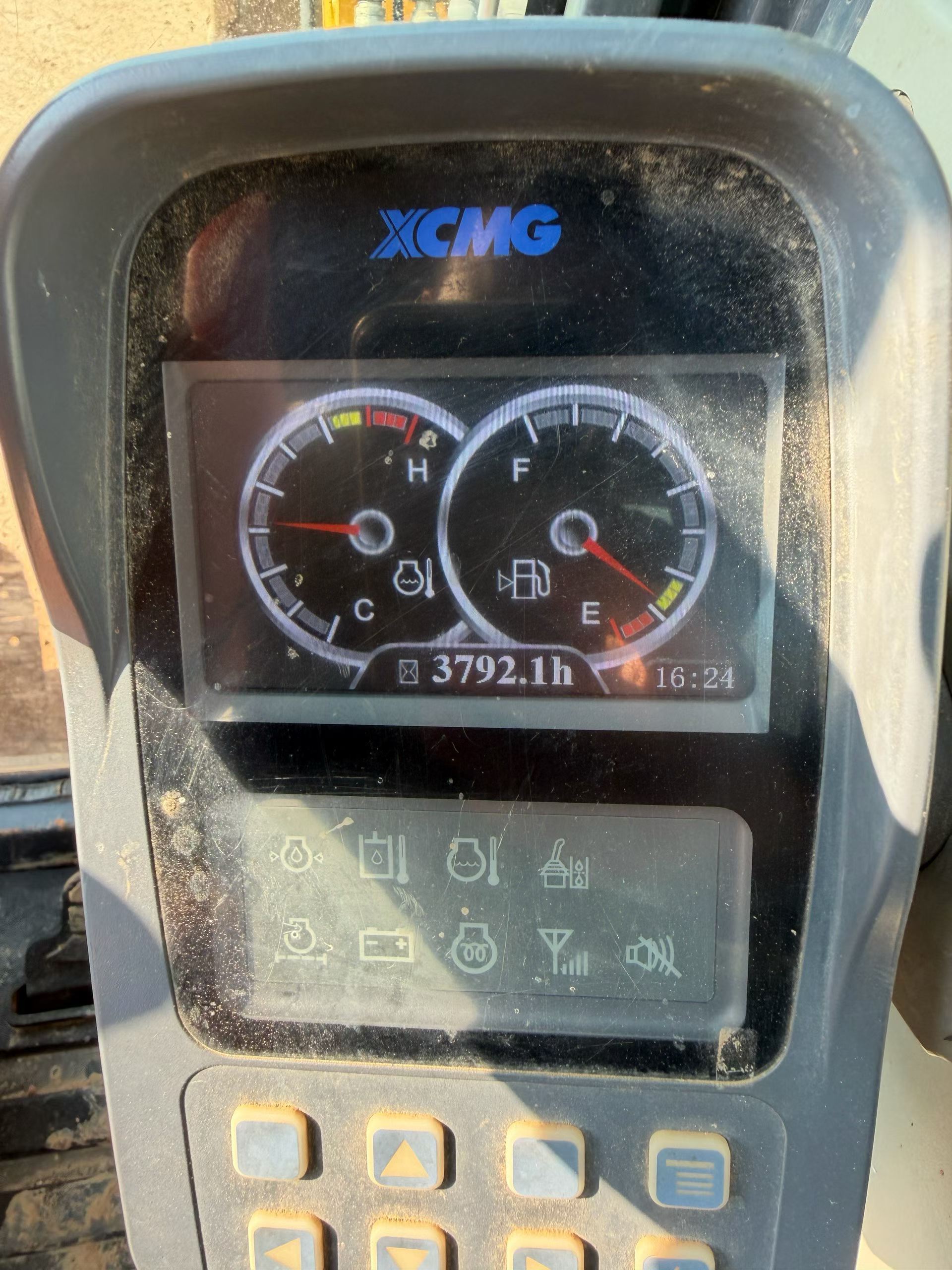 Buy XCMG LW60G Used Excavator / 5