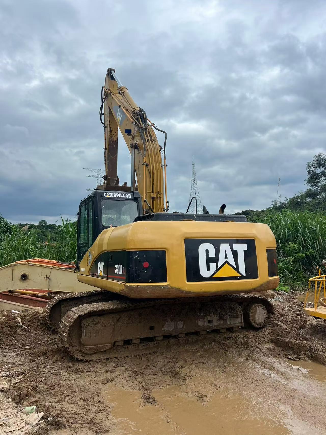 Buy Caterpillar 320D Used Excavator / 9