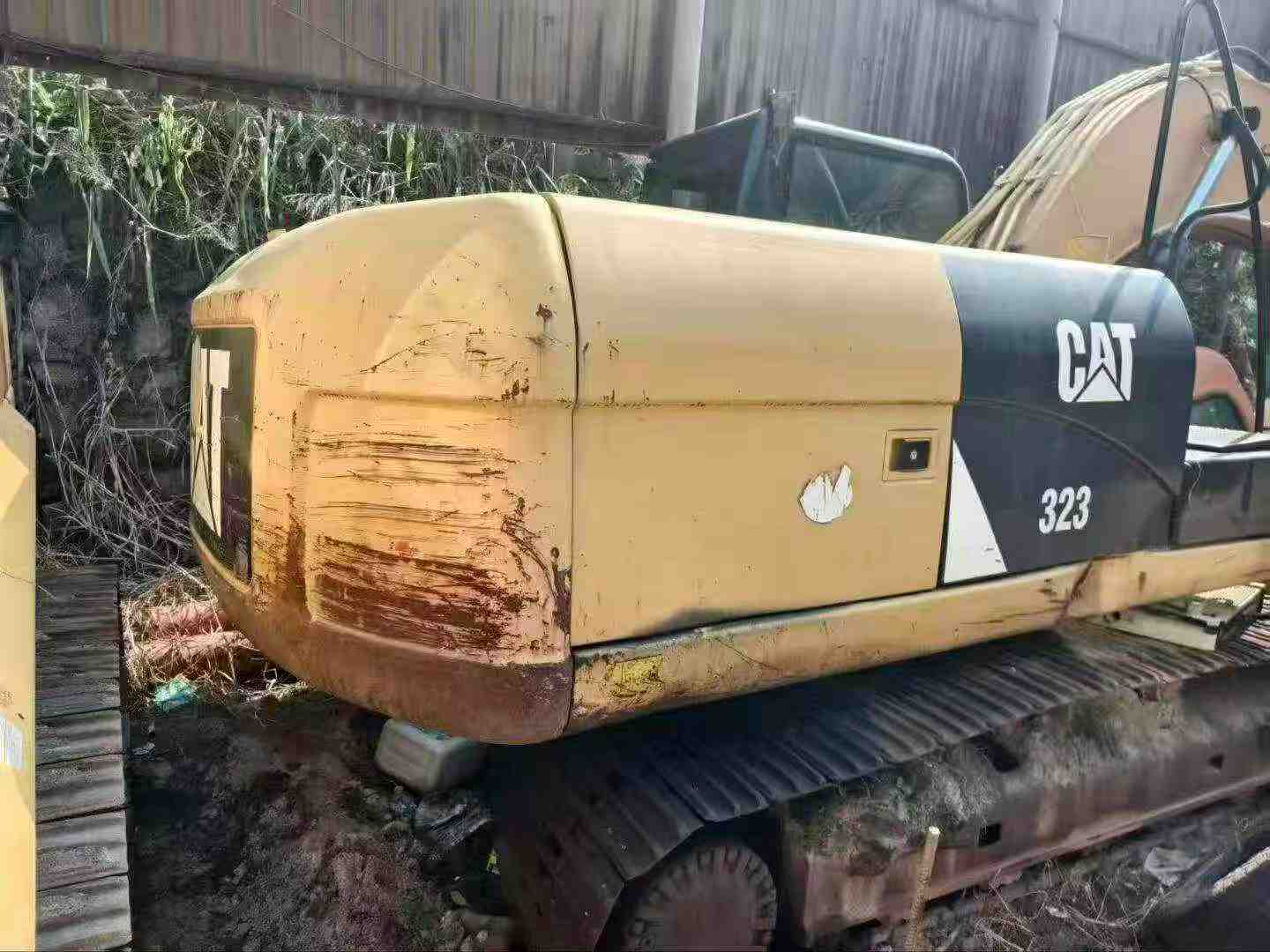 Buy Caterpillar 323 Used Excavator / 6