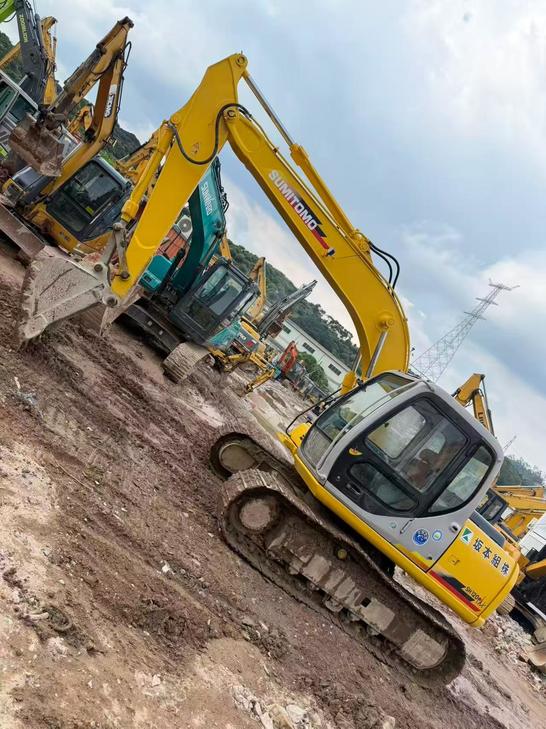 Buy Sumitomo SH120-3 Used Excavator / 1