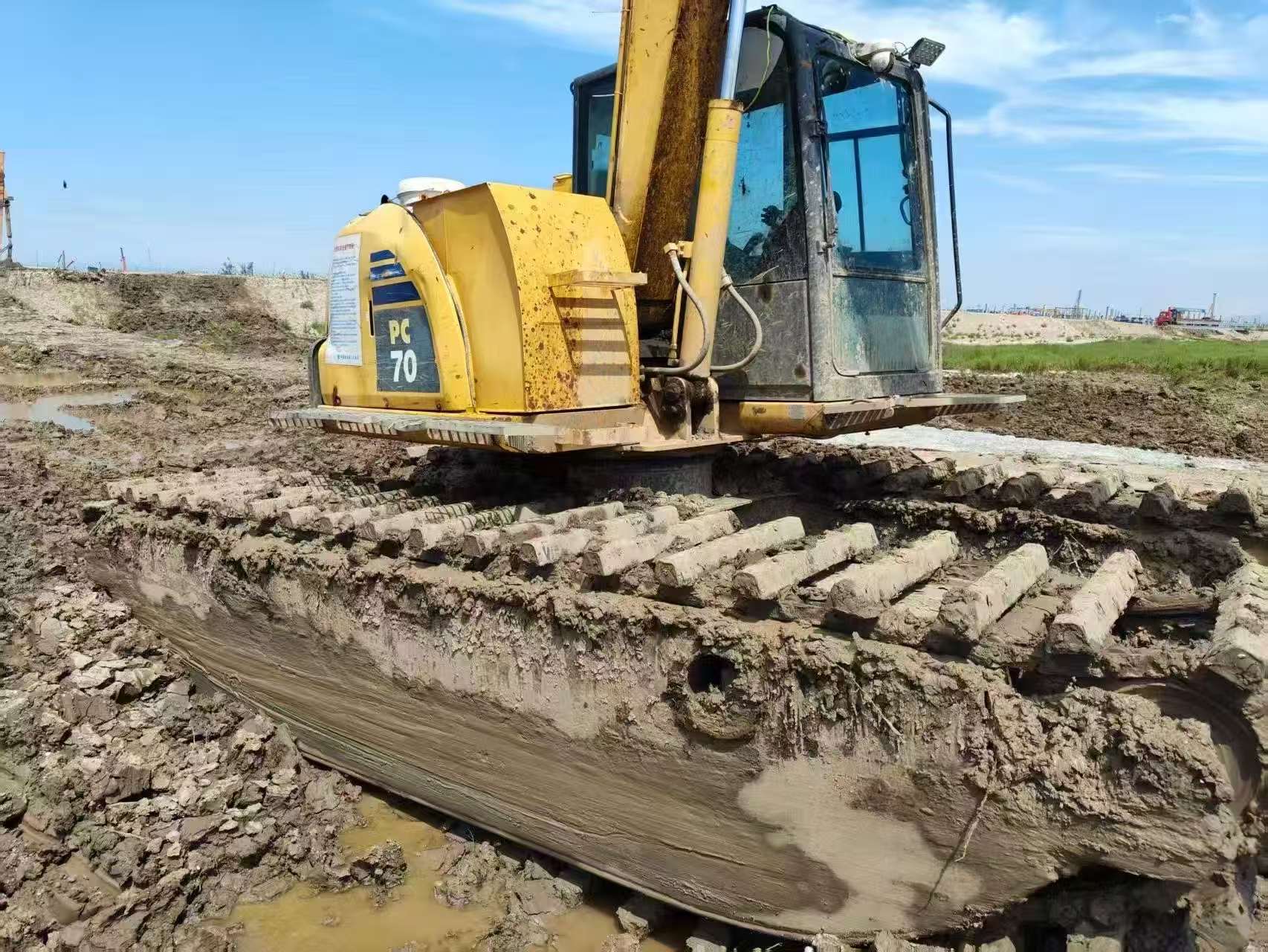 Buy Komatsu PC60-8 Used Excavator / 3