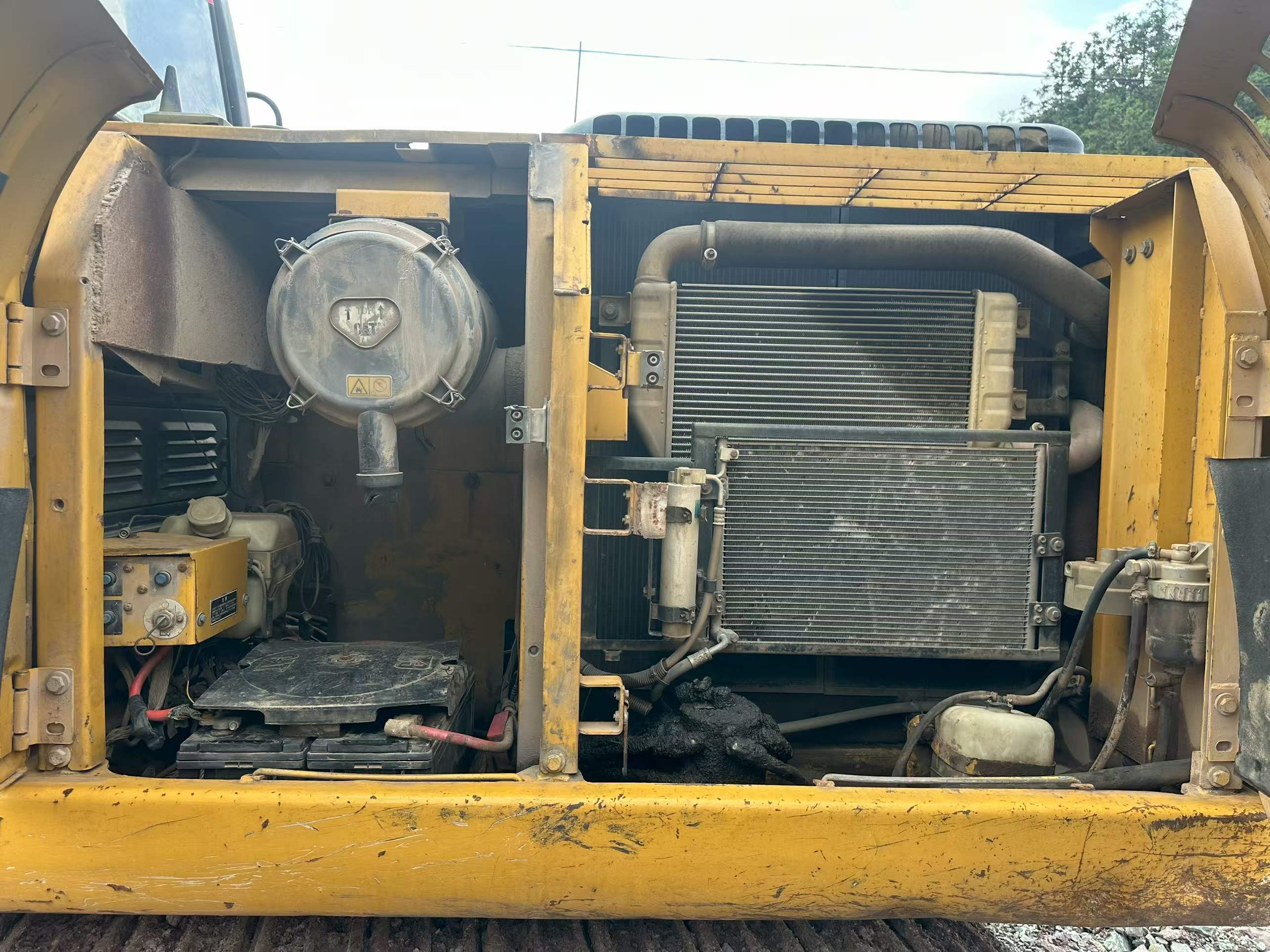 Buy Caterpillar 320D Used Excavator / 6
