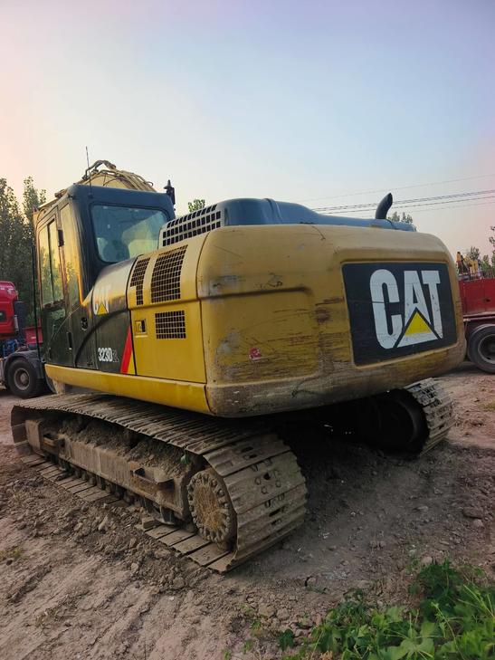 Buy Caterpillar 323D2L Used Excavator / 1