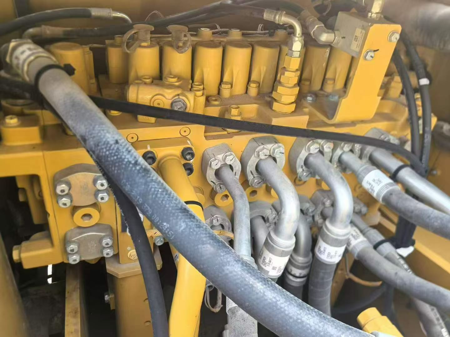 Buy Caterpillar 323 Used Excavator / 6