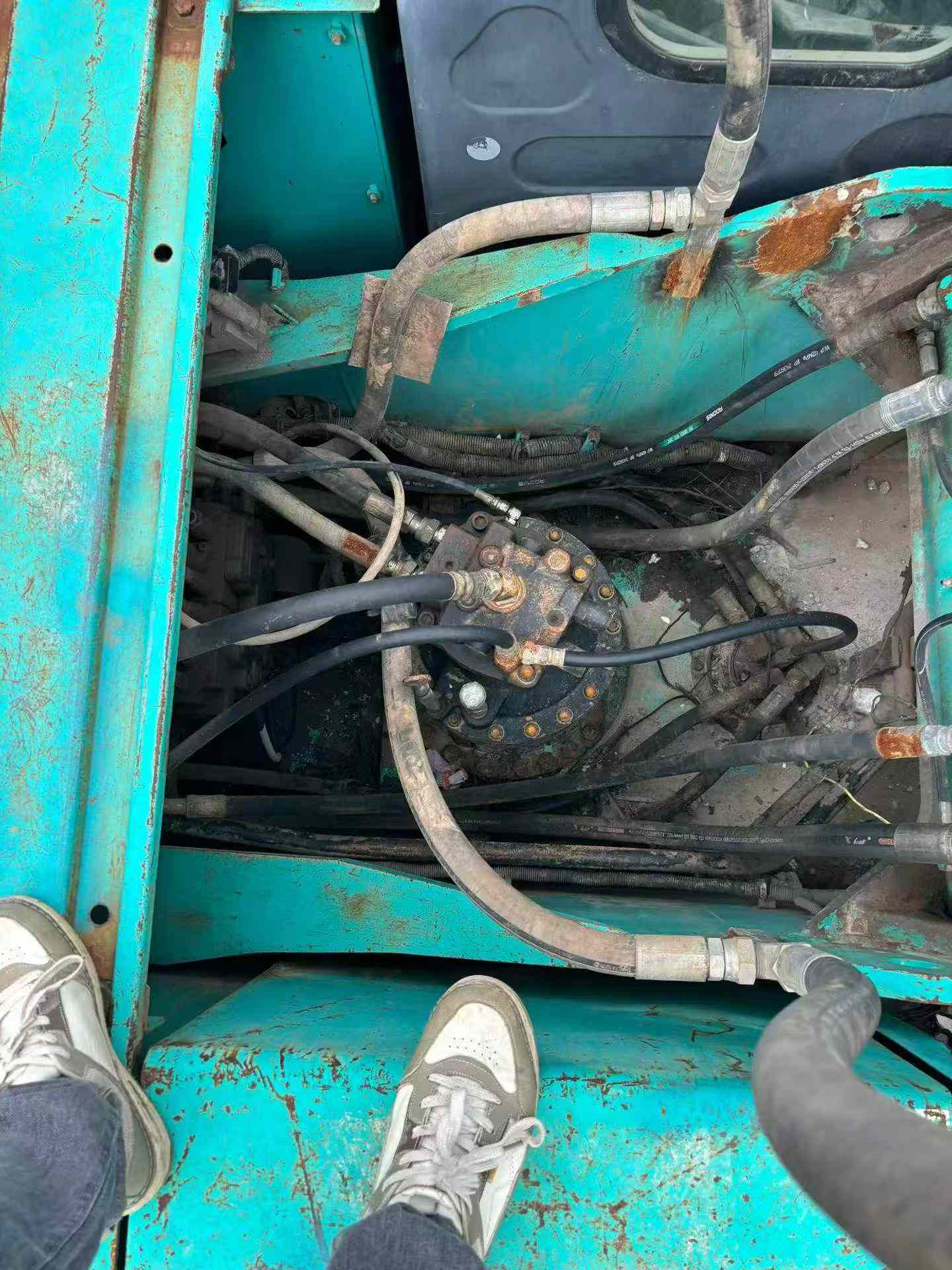 Buy Kobelco SK260 Used Excavator / 5