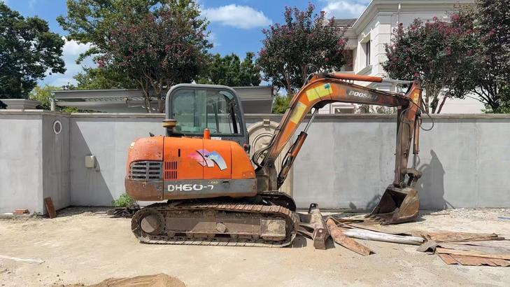 Buy Doosan DH60-7 Used Excavator / 1