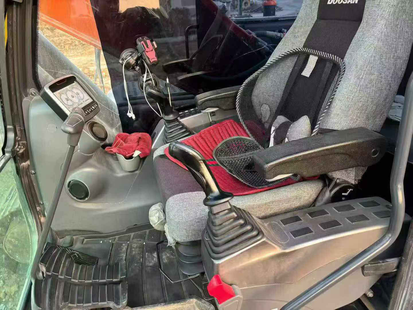 Buy Doosan DX230LC Used Excavator / 9