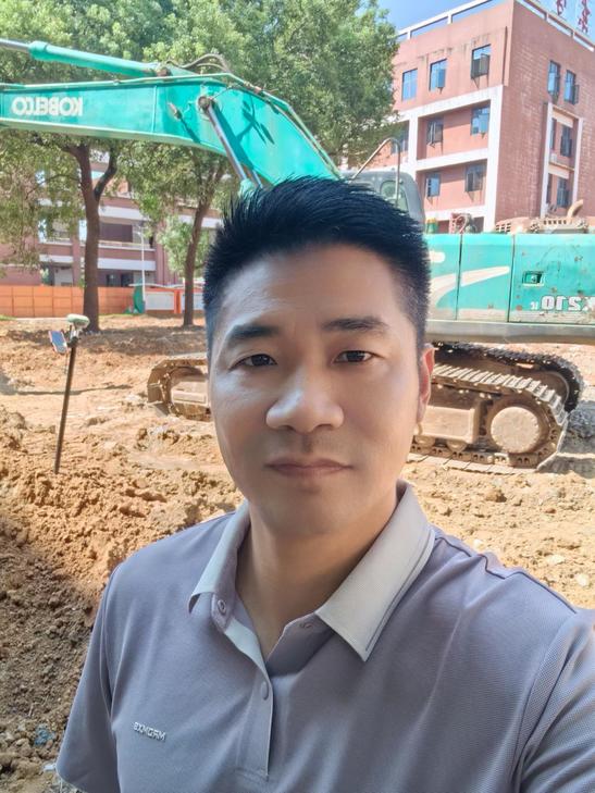 Buy Kobelco SK210 Used Excavator / 1